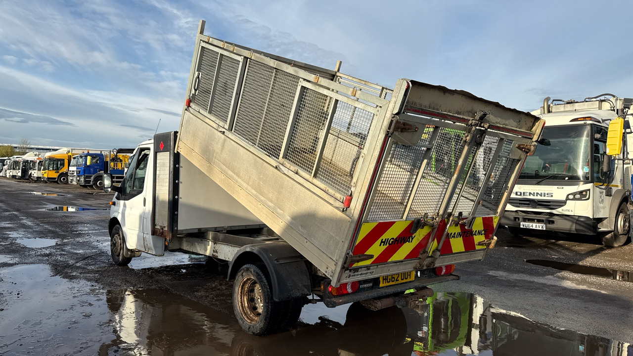 FORD TRANSIT T350 TDCi 100ps - Utilitaire benne: photos 3 FORD TRANSIT T350 TDCi 100ps - Utilitaire benne: photos 3