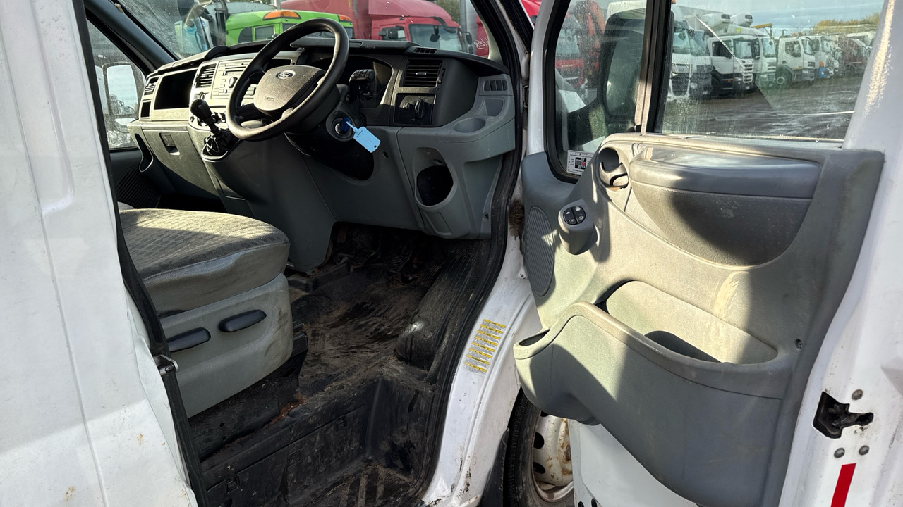FORD TRANSIT T350 TDCi 100ps - Utilitaire benne: photos 5 FORD TRANSIT T350 TDCi 100ps - Utilitaire benne: photos 5