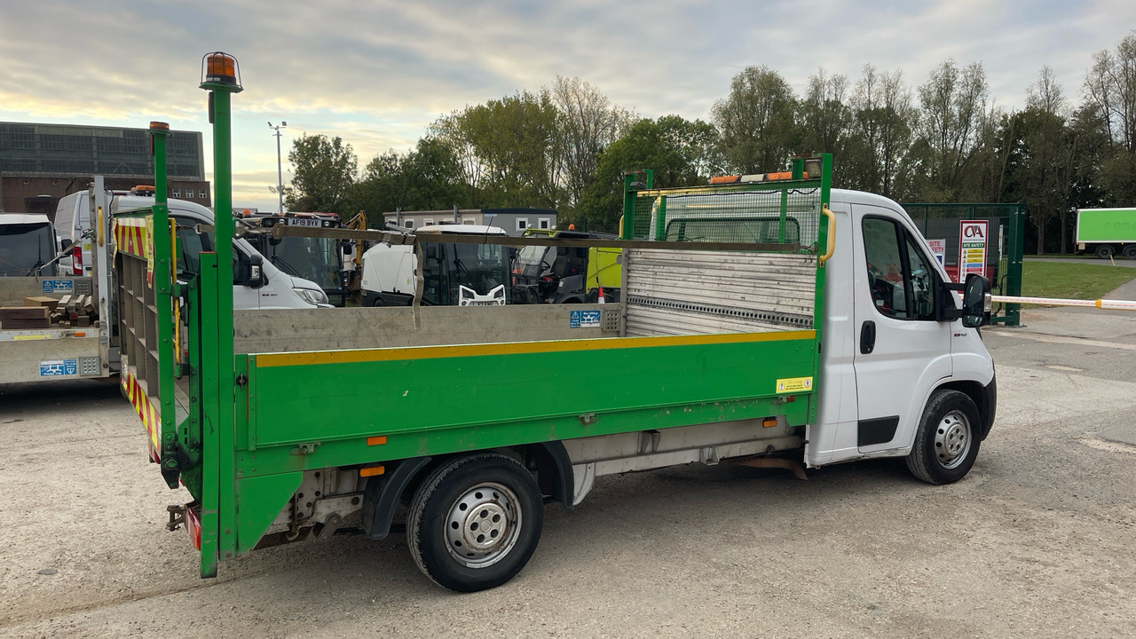 Fiat Ducato 35 2.3 Multijet 140PS - Utilitaire plateau: photos 4 Fiat Ducato 35 2.3 Multijet 140PS - Utilitaire plateau: photos 4