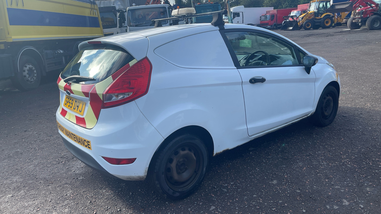 Ford Fiesta 1.4 TDCi 68PS - Voiture: photos 4 Ford Fiesta 1.4 TDCi 68PS - Voiture: photos 4