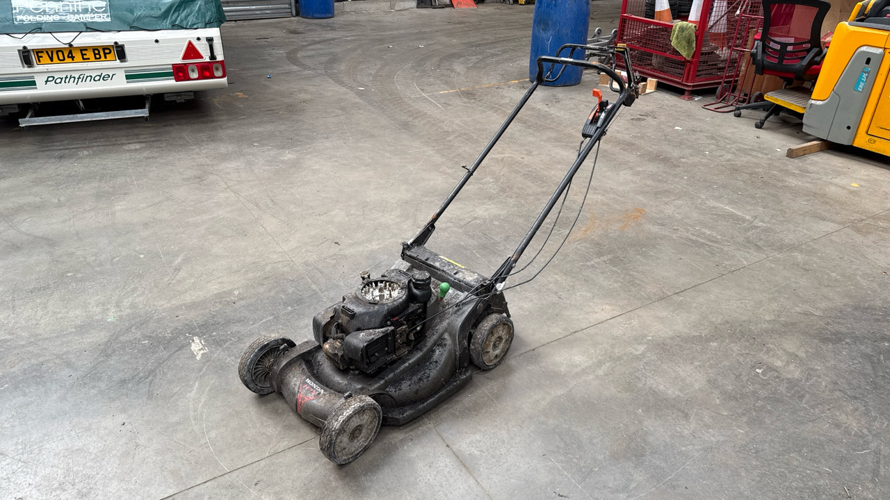 HONDA HRX537 C5HYE - Motofaucheuse: photos 4 HONDA HRX537 C5HYE - Motofaucheuse: photos 4