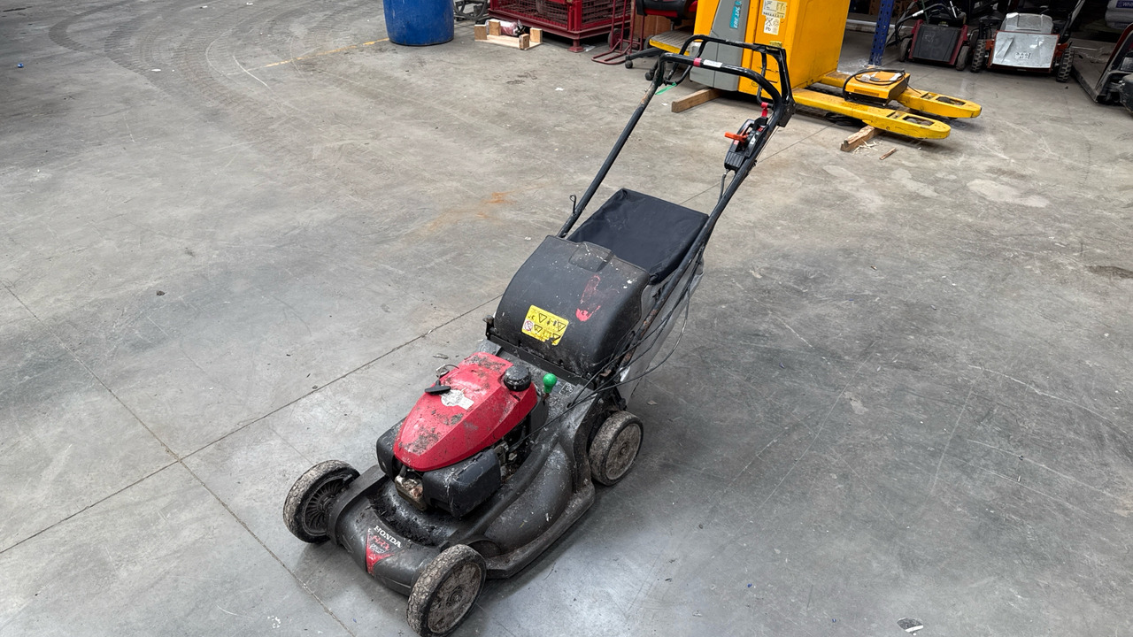 HONDA HRX537 C5HYEA - Motofaucheuse: photos 2 HONDA HRX537 C5HYEA - Motofaucheuse: photos 2