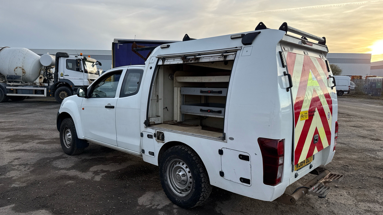 ISUZU D-MAX 2.5TD TURBO - Pick-up, Utilitaire double cabine: photos 3 ISUZU D-MAX 2.5TD TURBO - Pick-up, Utilitaire double cabine: photos 3