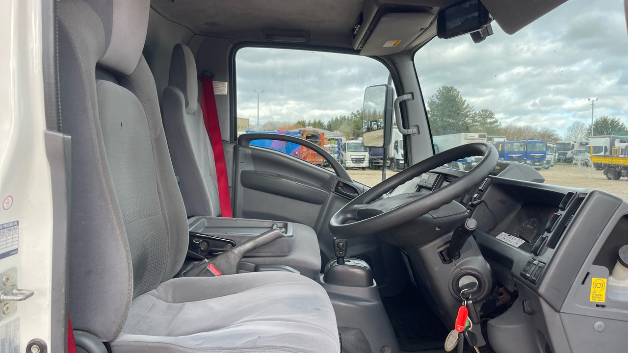 ISUZU N75 150 - Camion à rideaux coulissants: photos 5 ISUZU N75 150 - Camion à rideaux coulissants: photos 5