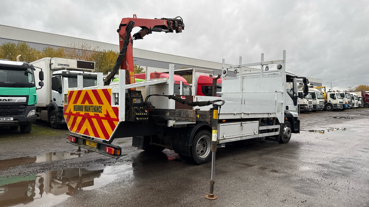 IVECO EUROCARGO 120-190 - Camion plateau, Camion grue: photos 4 IVECO EUROCARGO 120-190 - Camion plateau, Camion grue: photos 4