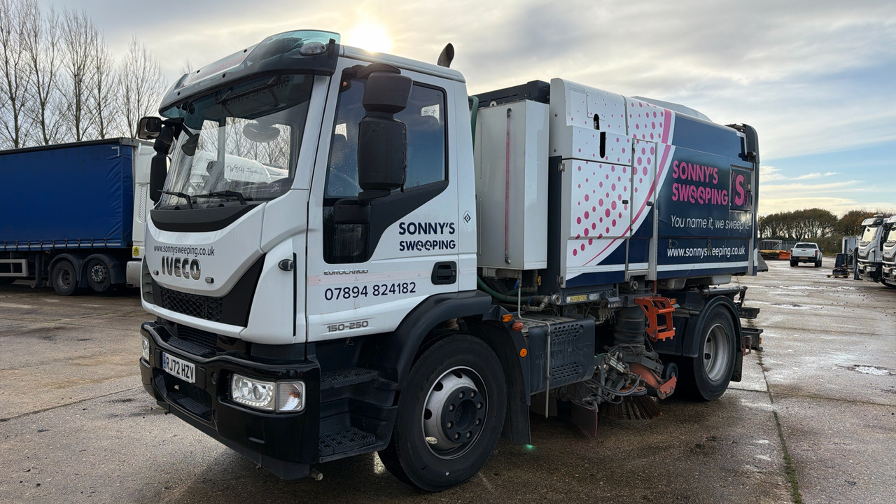 IVECO EUROCARGO 150-250 - Balayeuse de voirie: photos 2 IVECO EUROCARGO 150-250 - Balayeuse de voirie: photos 2