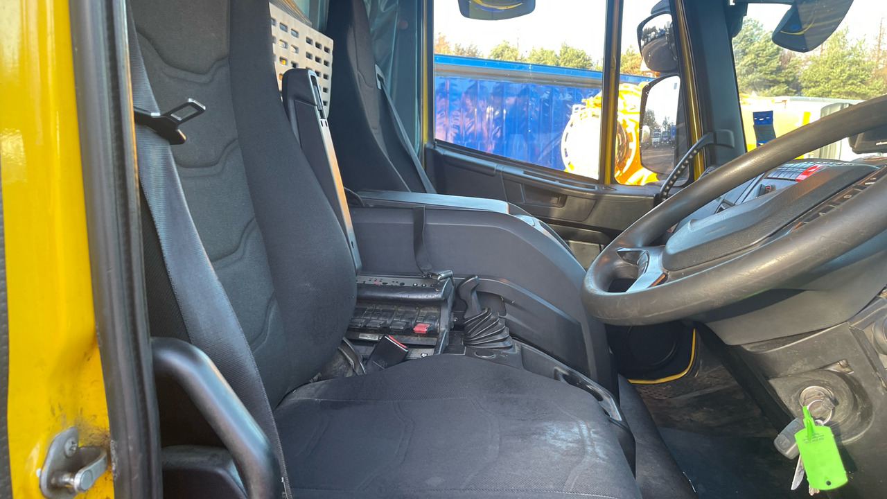 IVECO EUROCARGO 180-280 - Camion plateau, Camion grue: photos 5 IVECO EUROCARGO 180-280 - Camion plateau, Camion grue: photos 5