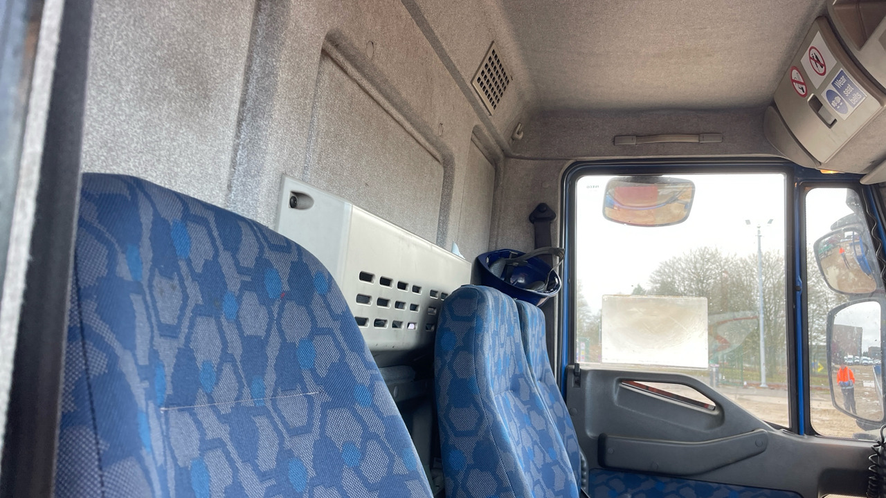 Camion plateau IVECO EUROCARGO 75E16: photos 8 Camion plateau IVECO EUROCARGO 75E16: photos 8