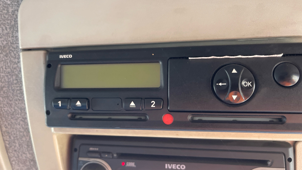 Camion plateau IVECO EUROCARGO 75E16: photos 9 Camion plateau IVECO EUROCARGO 75E16: photos 9