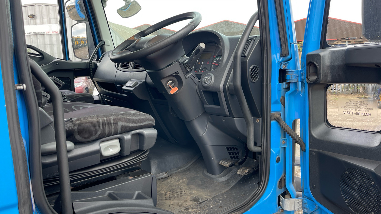 IVECO EUROCARGO 75E16 - Camion à rideaux coulissants: photos 5 IVECO EUROCARGO 75E16 - Camion à rideaux coulissants: photos 5
