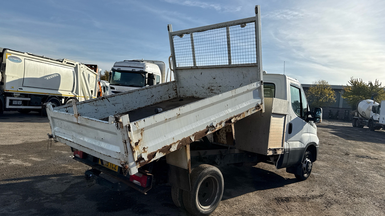 Iveco Daily 35-150 3450 WB - Utilitaire benne: photos 4 Iveco Daily 35-150 3450 WB - Utilitaire benne: photos 4