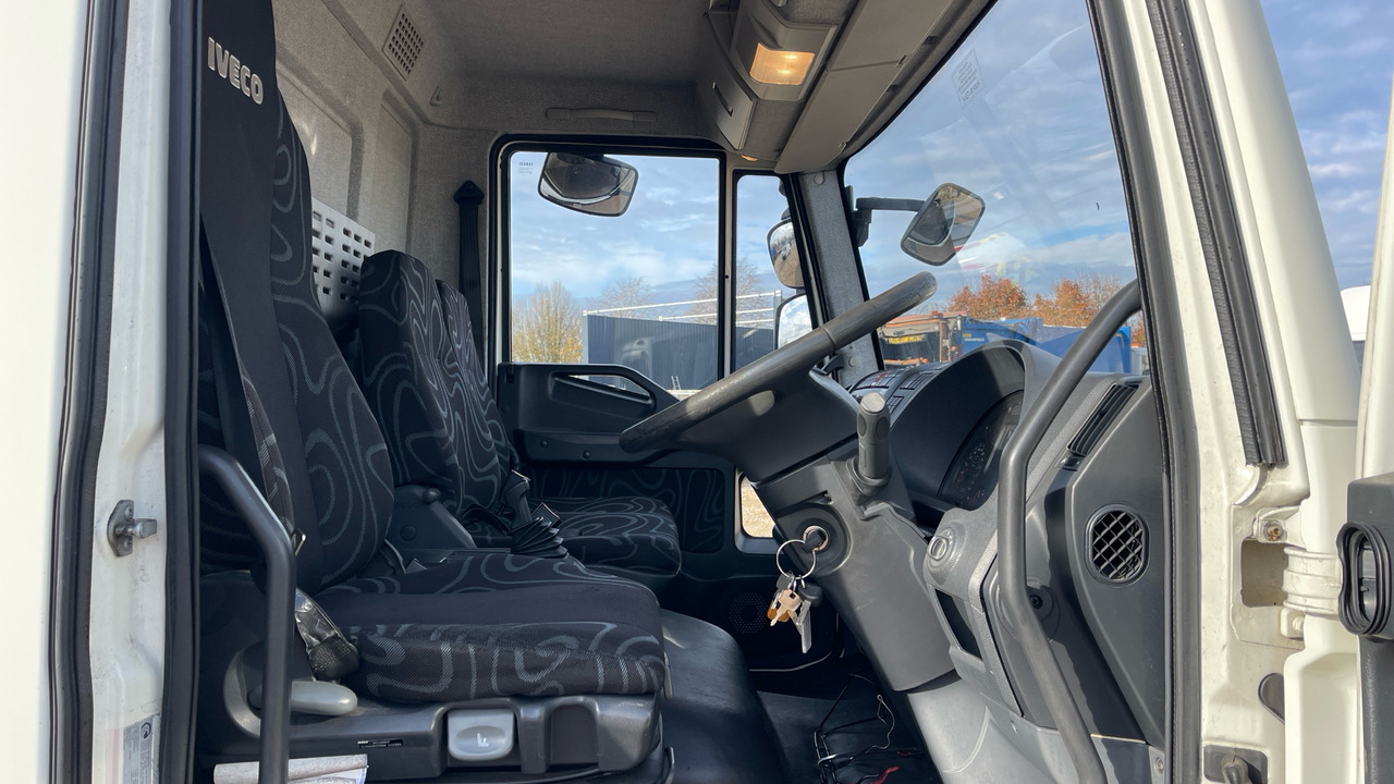 Iveco Eurocargo 110E21 - Camion à rideaux coulissants: photos 5 Iveco Eurocargo 110E21 - Camion à rideaux coulissants: photos 5