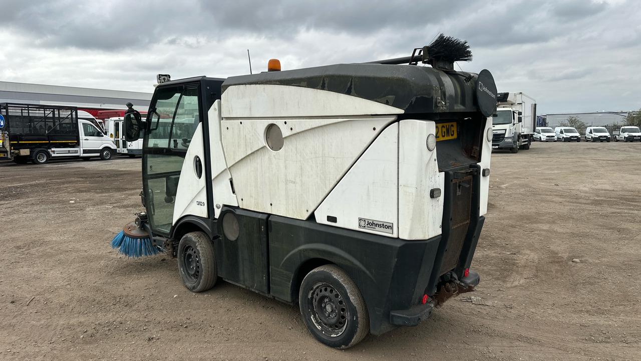 JOHNSTON C101 - Balayeuse de voirie: photos 4 JOHNSTON C101 - Balayeuse de voirie: photos 4