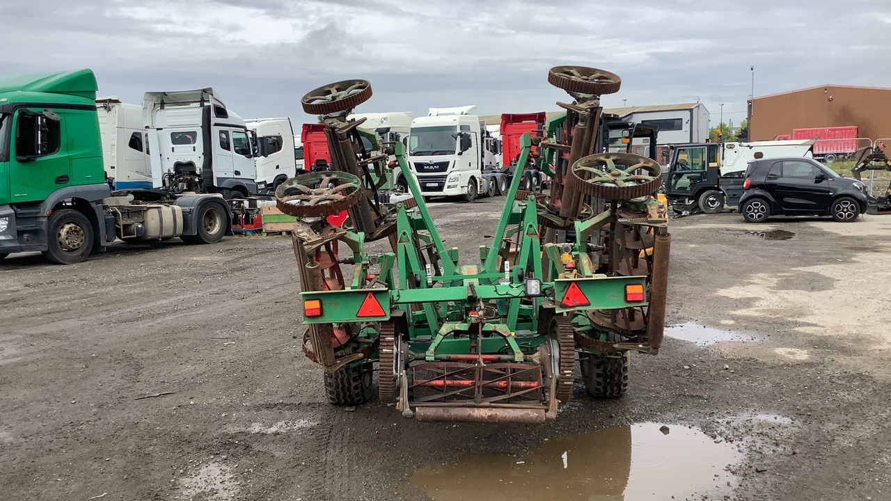 L'équipement de construction LLOYDS LEDA TRAILED 7 GANG FAIRWAY  MOWER: photos 8