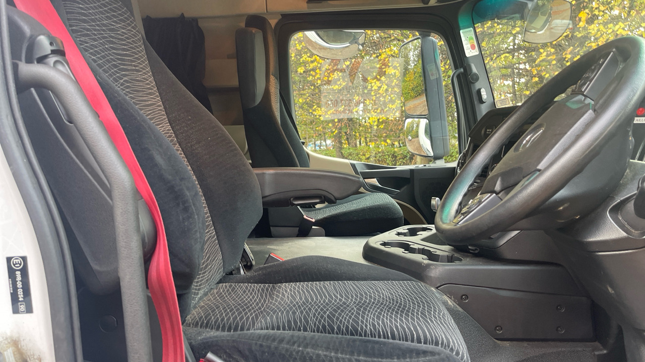 MERCEDES-BENZ ACTROS 1824 - Camion fourgon: photos 5 MERCEDES-BENZ ACTROS 1824 - Camion fourgon: photos 5