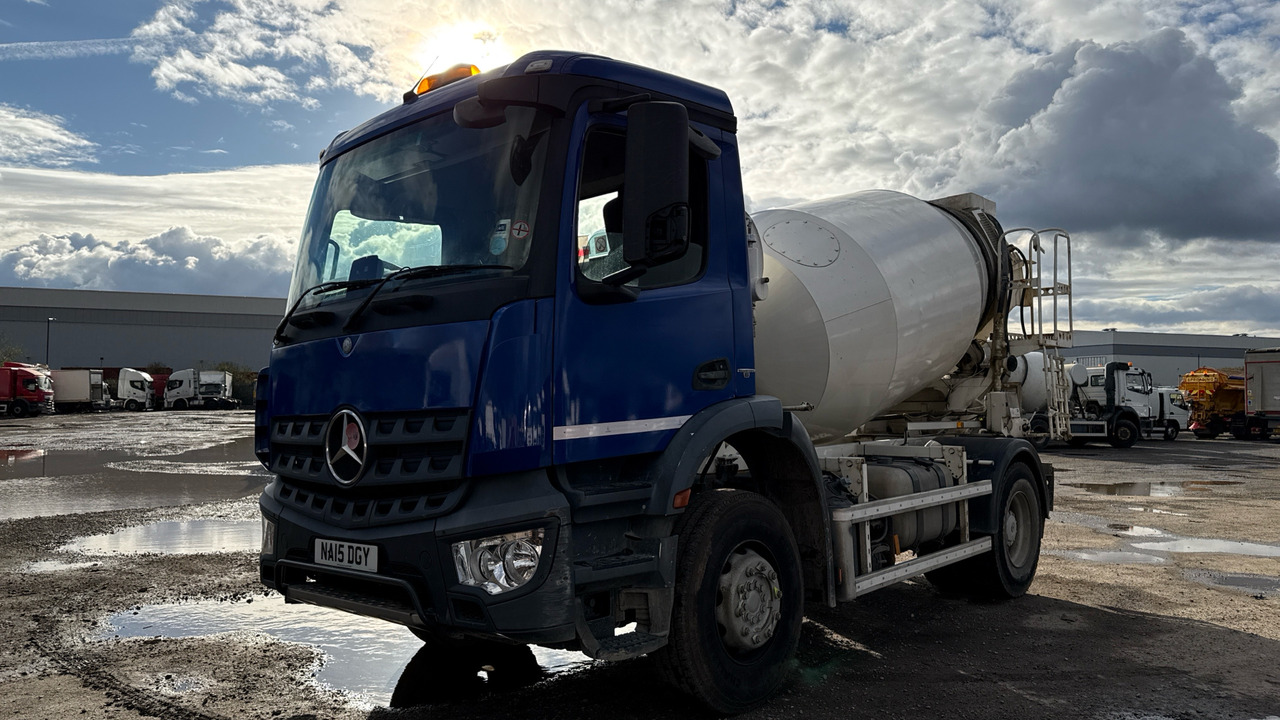 MERCEDES-BENZ AROCS - Camion malaxeur: photos 2 MERCEDES-BENZ AROCS - Camion malaxeur: photos 2