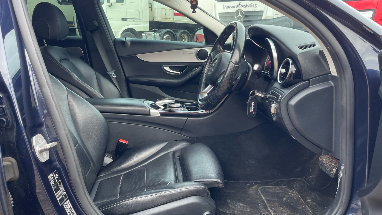 MERCEDES-BENZ C350 - Berline: photos 5 MERCEDES-BENZ C350 - Berline: photos 5