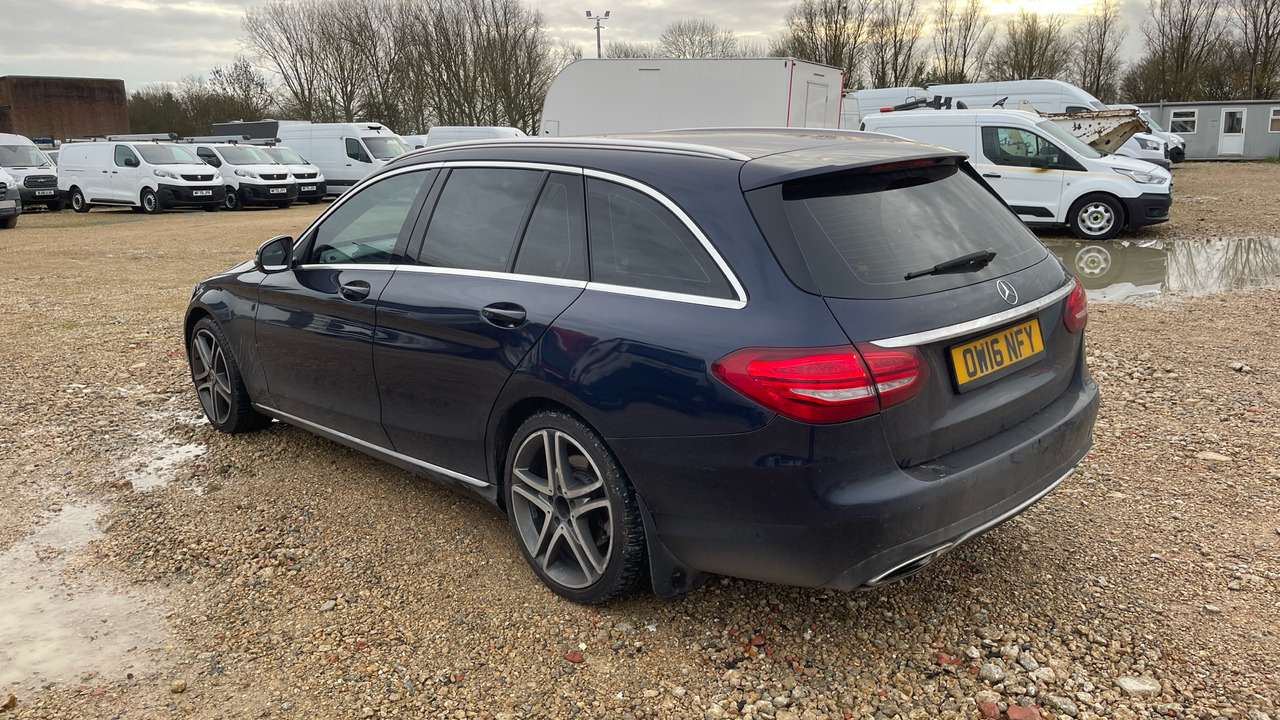 MERCEDES-BENZ C350 - Berline: photos 3 MERCEDES-BENZ C350 - Berline: photos 3