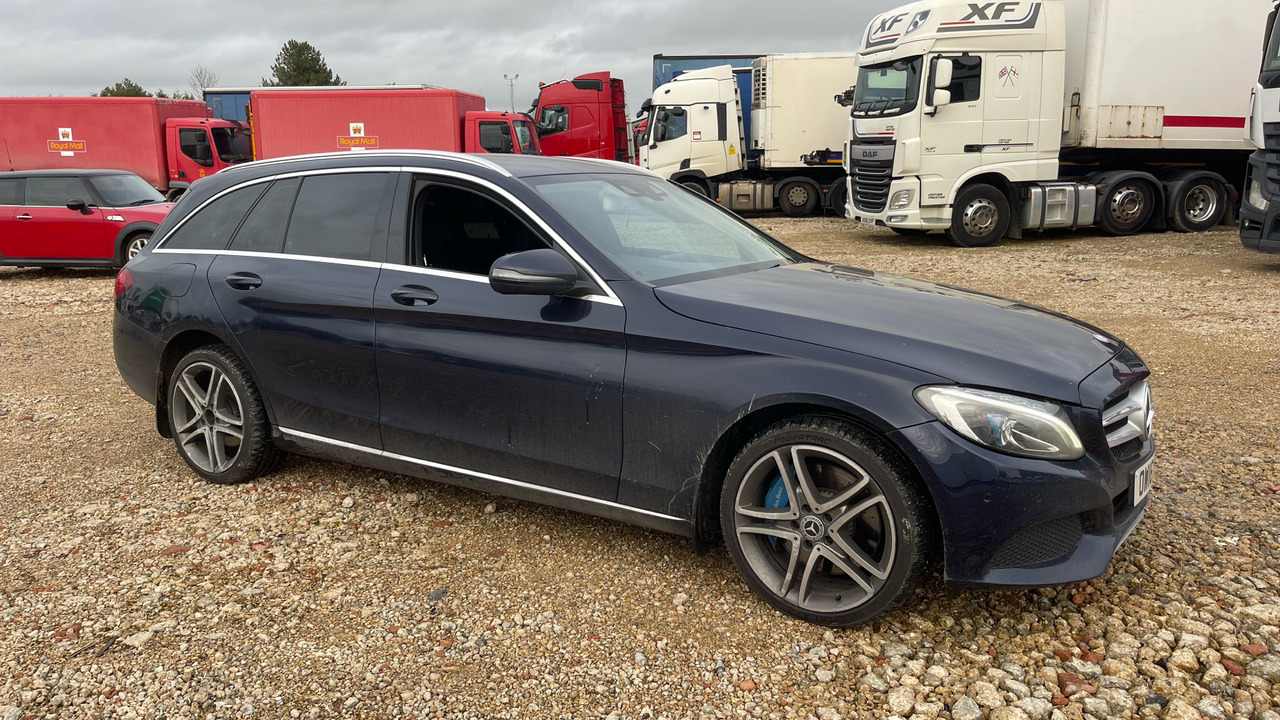 MERCEDES-BENZ C350 - Berline: photos 1 MERCEDES-BENZ C350 - Berline: photos 1