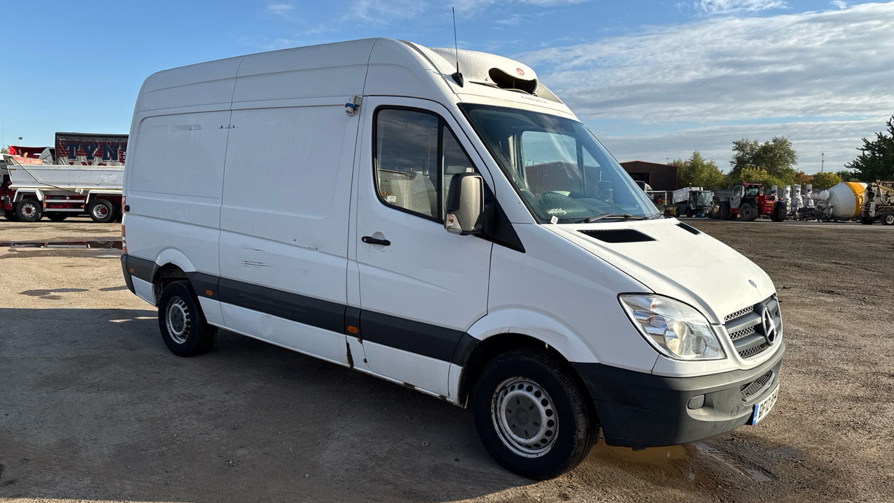 Fourgon utilitaire MERCEDES-BENZ SPRINTER 313 CDI: photos 1