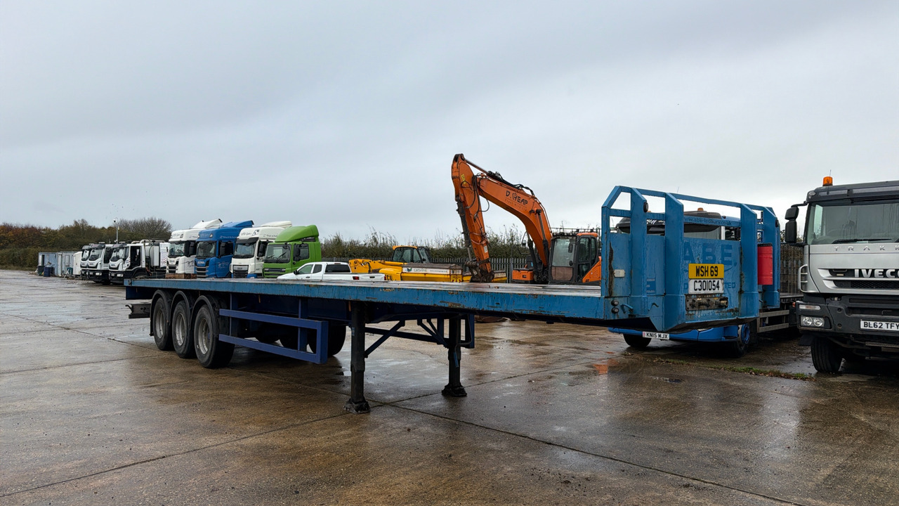 MONTRACON FLAT - Semi-remorque plateau: photos 1 MONTRACON FLAT - Semi-remorque plateau: photos 1