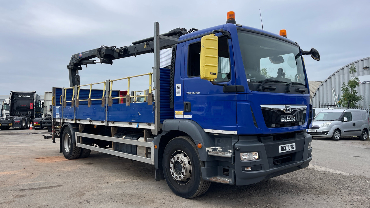 Man TGM 18.250 - Camion plateau, Camion grue: photos 1 Man TGM 18.250 - Camion plateau, Camion grue: photos 1
