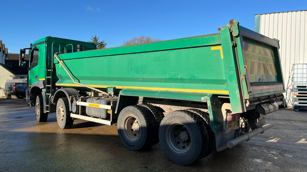 Mercedes-Benz Arocs 3240 - Camion benne: photos 3 Mercedes-Benz Arocs 3240 - Camion benne: photos 3