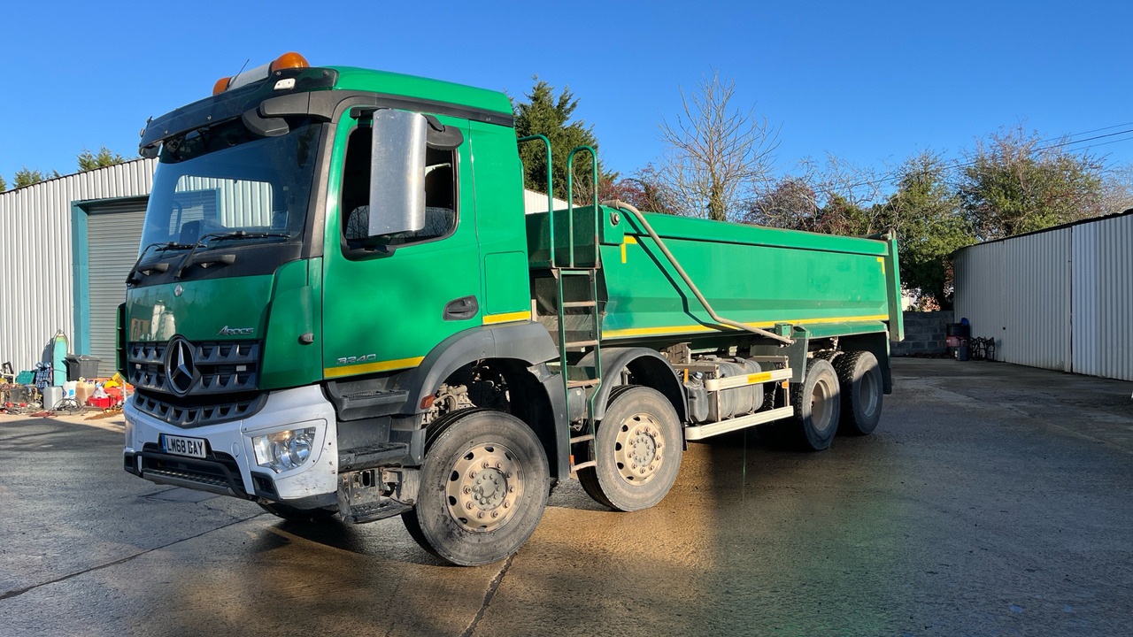 Mercedes-Benz Arocs 3240 - Camion benne: photos 2 Mercedes-Benz Arocs 3240 - Camion benne: photos 2