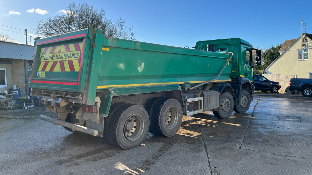 Mercedes-Benz Arocs 3240 - Camion benne: photos 4 Mercedes-Benz Arocs 3240 - Camion benne: photos 4