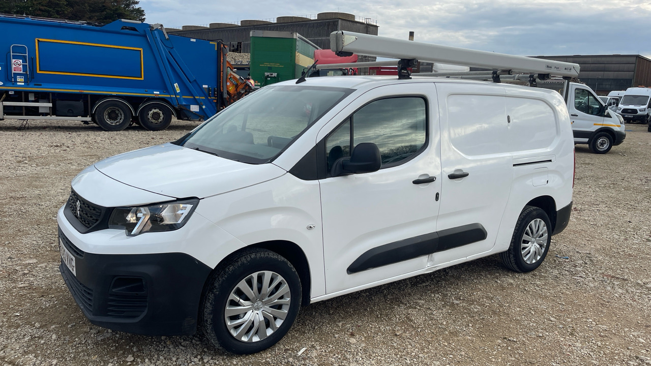 PEUGEOT PARTNER 850 1.5 BLUE HDI 100PS - Fourgonnette: photos 2 PEUGEOT PARTNER 850 1.5 BLUE HDI 100PS - Fourgonnette: photos 2