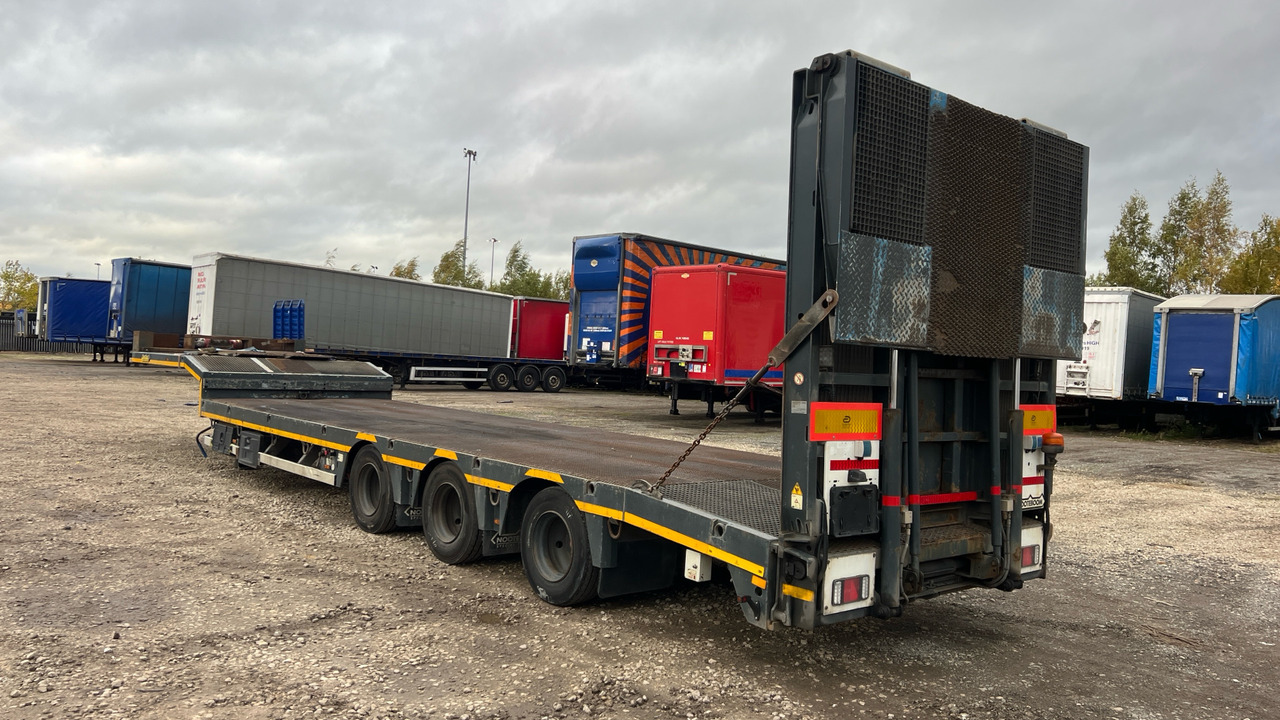 NOOTEBOOM MACHINE CARRIER STEPFRAME - Remorque: photos 4 NOOTEBOOM MACHINE CARRIER STEPFRAME - Remorque: photos 4