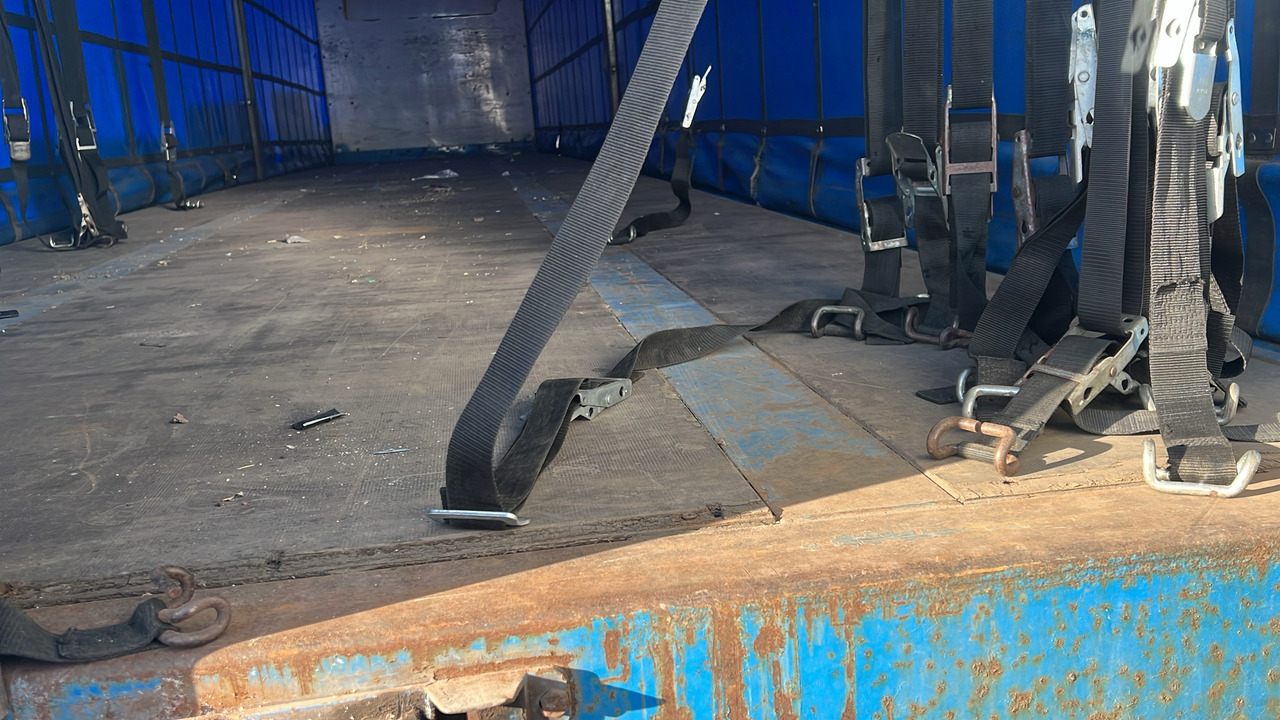 SDC CURTAINSIDE - Remorque: photos 2 SDC CURTAINSIDE - Remorque: photos 2