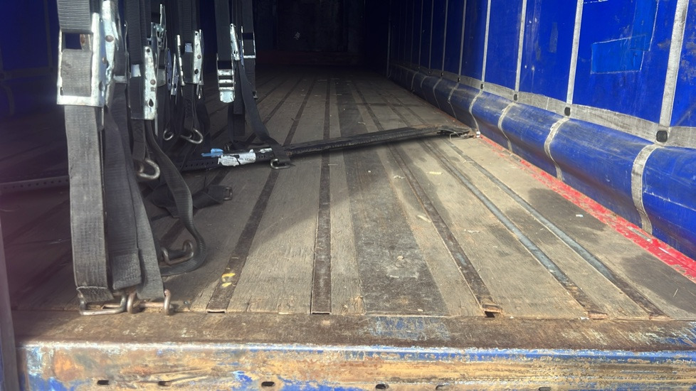 SDC CURTAINSIDE - Remorque: photos 2 SDC CURTAINSIDE - Remorque: photos 2