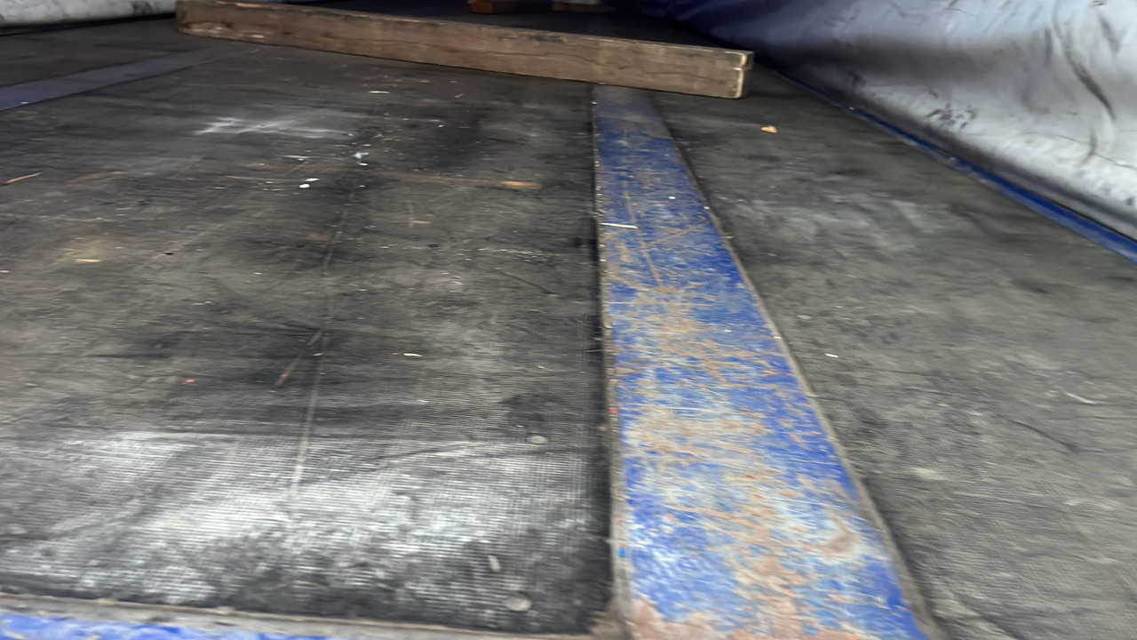 SDC CURTAINSIDE TR053BCH - Remorque: photos 2 SDC CURTAINSIDE TR053BCH - Remorque: photos 2