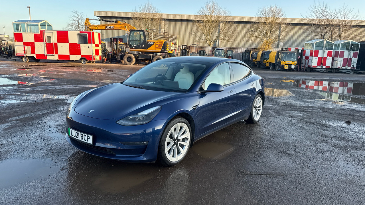 TESLA MODEL 3 LONG RANGE DUAL MOTOR - Berline: photos 2 TESLA MODEL 3 LONG RANGE DUAL MOTOR - Berline: photos 2