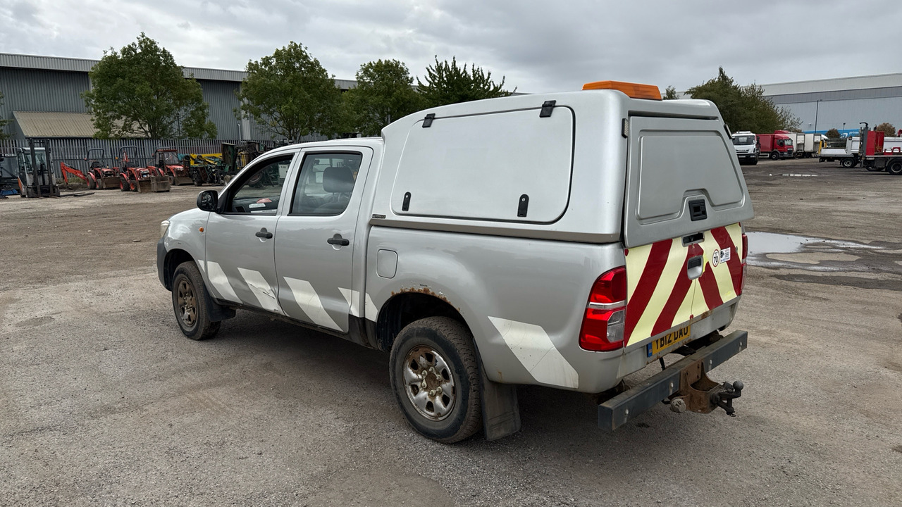 Toyota Hilux D-4D 2.5 144PS - Pick-up, Utilitaire double cabine: photos 3 Toyota Hilux D-4D 2.5 144PS - Pick-up, Utilitaire double cabine: photos 3