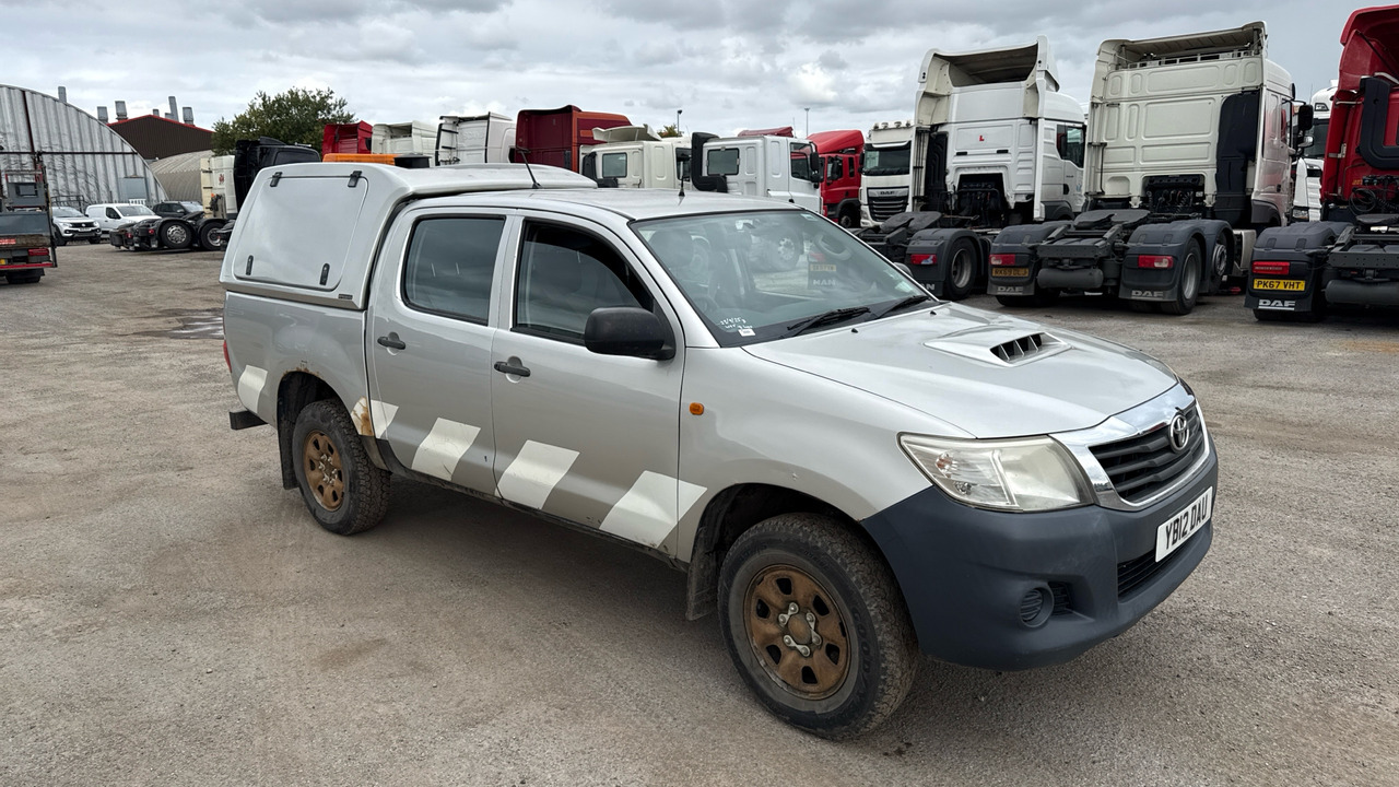 Toyota Hilux D-4D 2.5 144PS - Pick-up, Utilitaire double cabine: photos 1 Toyota Hilux D-4D 2.5 144PS - Pick-up, Utilitaire double cabine: photos 1