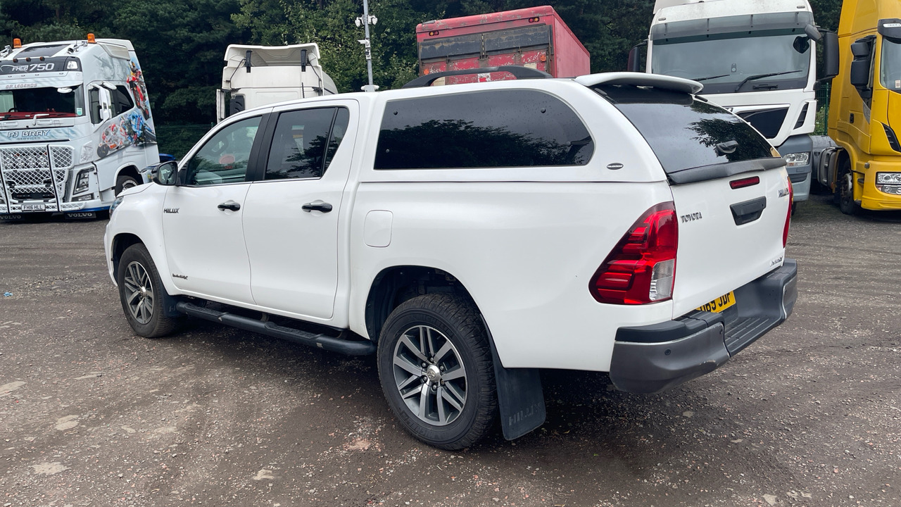 Toyota Hilux Invincible X 2.4 D-4D 150PS - Pick-up, Utilitaire double cabine: photos 3 Toyota Hilux Invincible X 2.4 D-4D 150PS - Pick-up, Utilitaire double cabine: photos 3