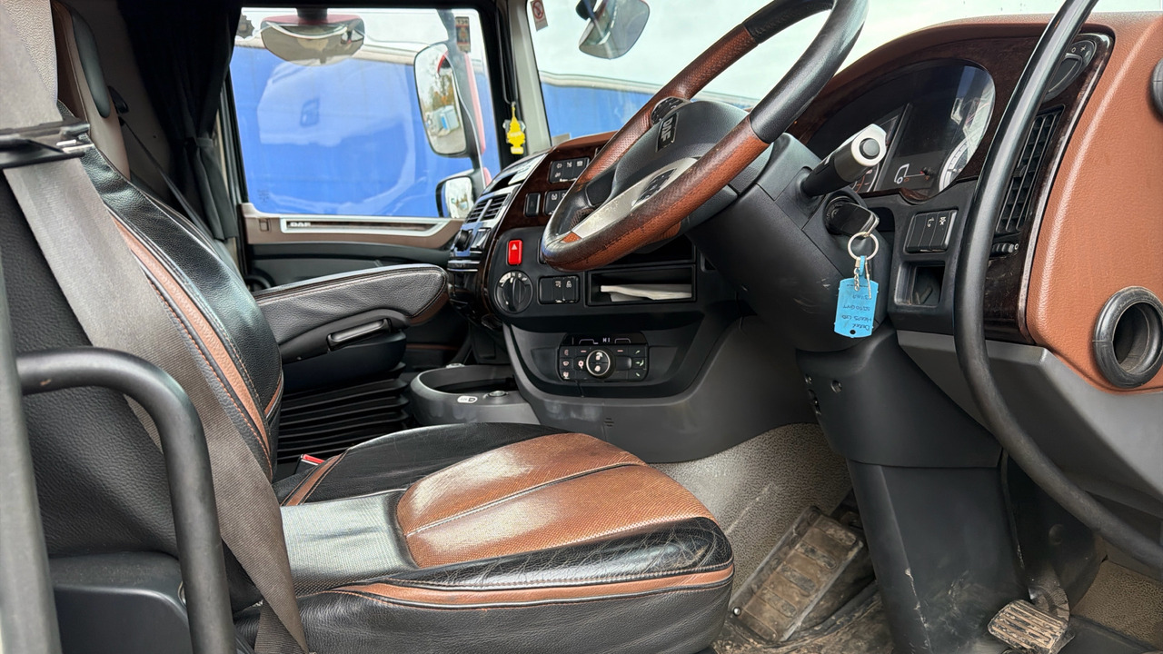 DAF XF 530 - Tracteur routier: photos 5 DAF XF 530 - Tracteur routier: photos 5