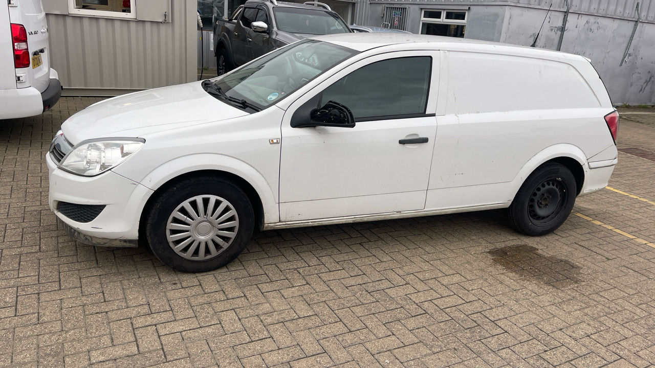 VAUXHALL ASTRA CLUB 1.7 CDTI - Voiture: photos 2 VAUXHALL ASTRA CLUB 1.7 CDTI - Voiture: photos 2