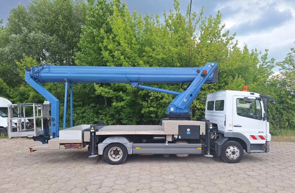 Mercedes-Benz Wumag WT 300 - Nacelle télescopique: photos 1 Mercedes-Benz Wumag WT 300 - Nacelle télescopique: photos 1