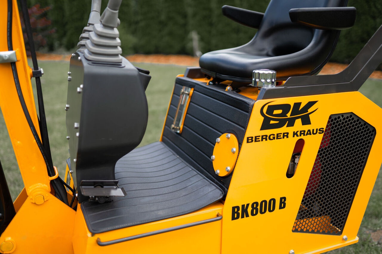 Berger Kraus Mini Excavator BK800B with FULL equipment - Mini pelle: photos 4 Berger Kraus Mini Excavator BK800B with FULL equipment - Mini pelle: photos 4