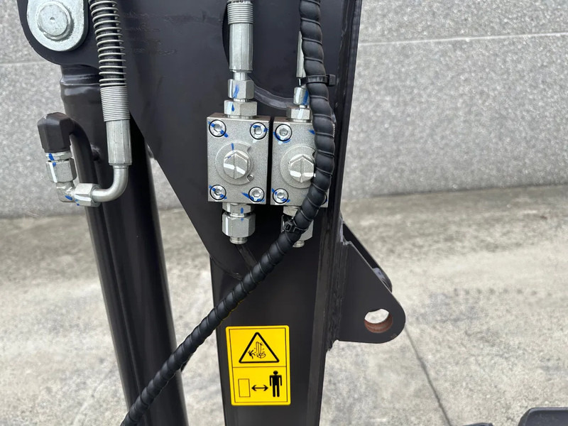 Rhinoceros XN28 - Mini pelle: photos 3 Rhinoceros XN28 - Mini pelle: photos 3