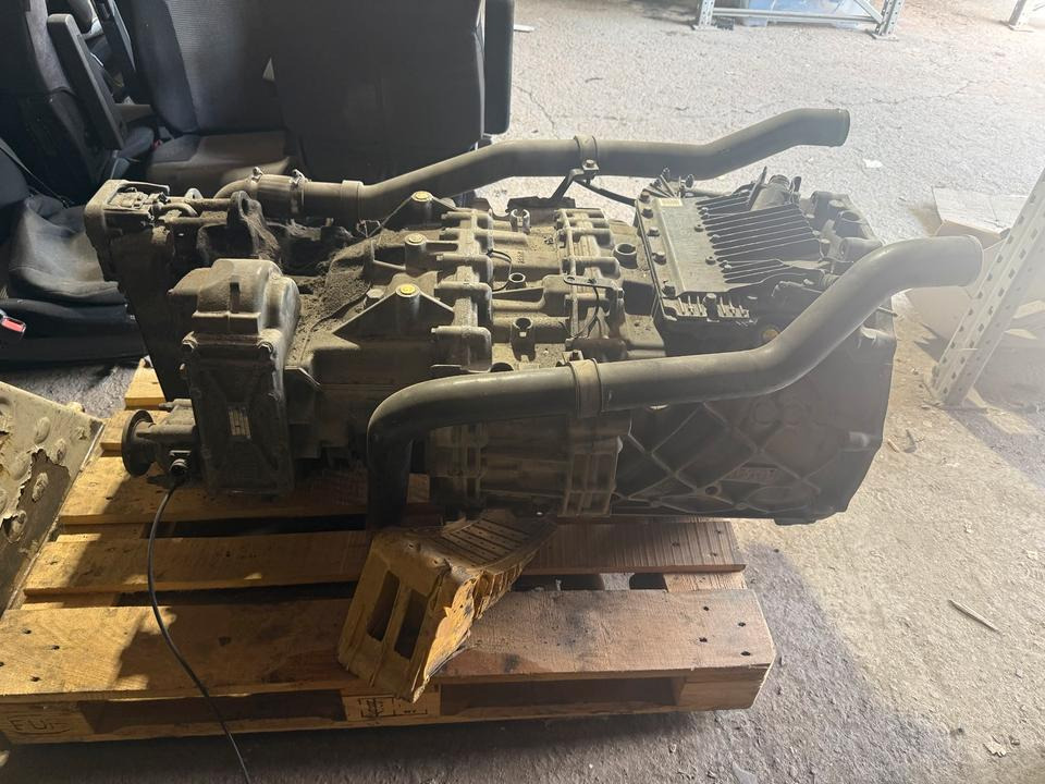MAN Getriebe ZF ASTRONIC 12 AS 2131 TD + INTARDER 3 Nebenantrieb - Boîte de vitesse pour Camion: photos 4 MAN Getriebe ZF ASTRONIC 12 AS 2131 TD + INTARDER 3 Nebenantrieb - Boîte de vitesse pour Camion: photos 4