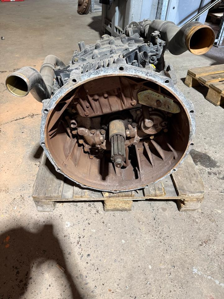 MAN Getriebe ZF ASTRONIC 12 AS 2331 TD Intarder3 ohneSteuergerät - Boîte de vitesse pour Camion: photos 1 MAN Getriebe ZF ASTRONIC 12 AS 2331 TD Intarder3 ohneSteuergerät - Boîte de vitesse pour Camion: photos 1