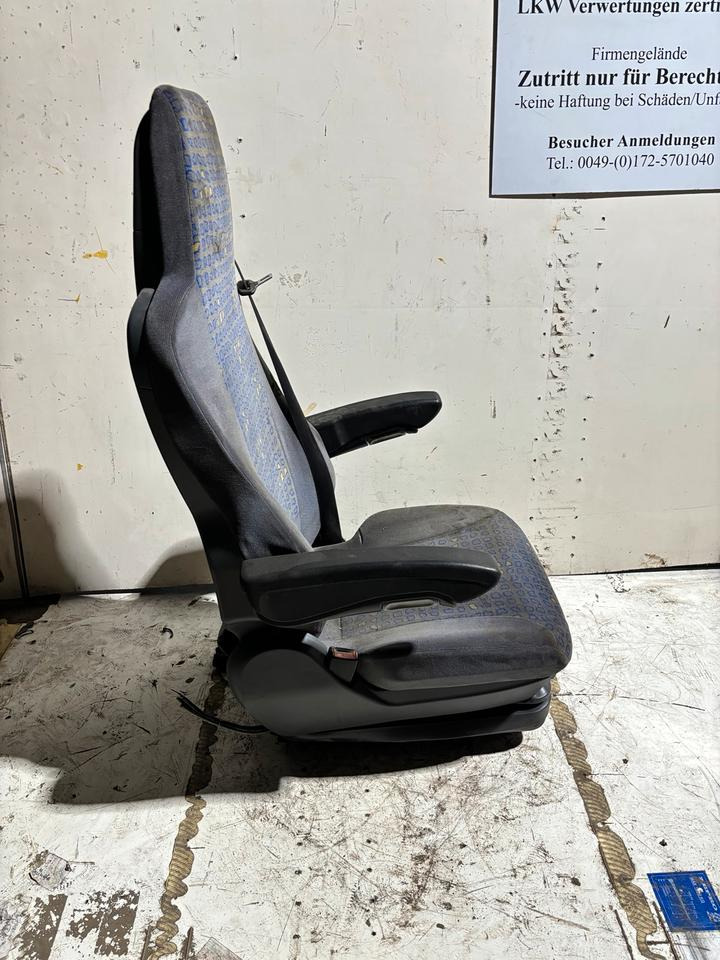 MAN TGA Fahrersitz mit Luft - Siège pour Camion: photos 2 MAN TGA Fahrersitz mit Luft - Siège pour Camion: photos 2