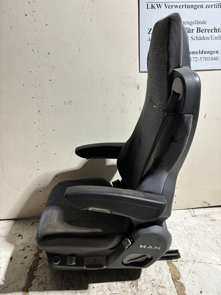 MAN TGA Fahrersitz mit Luft - Siège pour Camion: photos 3 MAN TGA Fahrersitz mit Luft - Siège pour Camion: photos 3