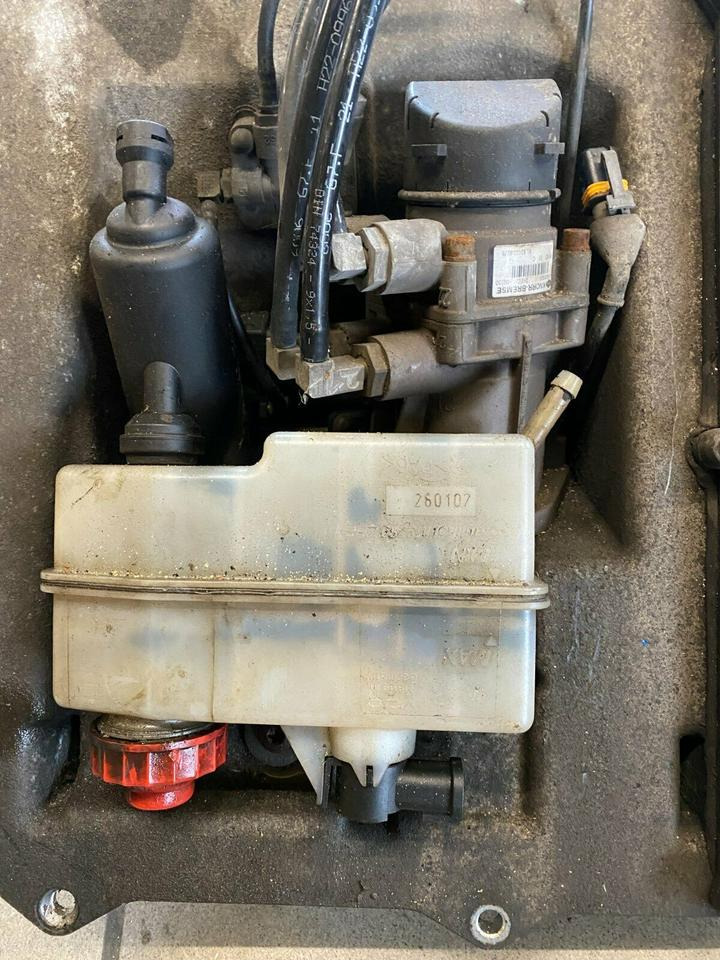 MAN TGA TGX Fußbremsventil Bremsventil 81.25970.6100 - Valve de frein pour Camion: photos 2 MAN TGA TGX Fußbremsventil Bremsventil 81.25970.6100 - Valve de frein pour Camion: photos 2