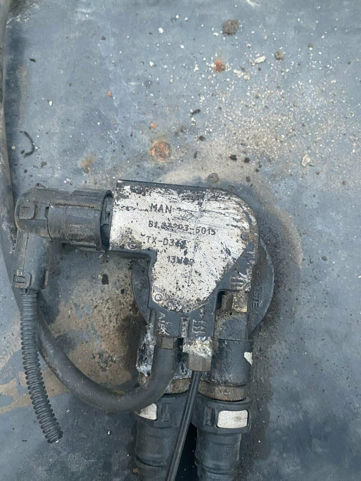 MAN TGL TGM Dieseltank Tank Tankbehälter - Réservoir de carburant pour Camion: photos 3 MAN TGL TGM Dieseltank Tank Tankbehälter - Réservoir de carburant pour Camion: photos 3