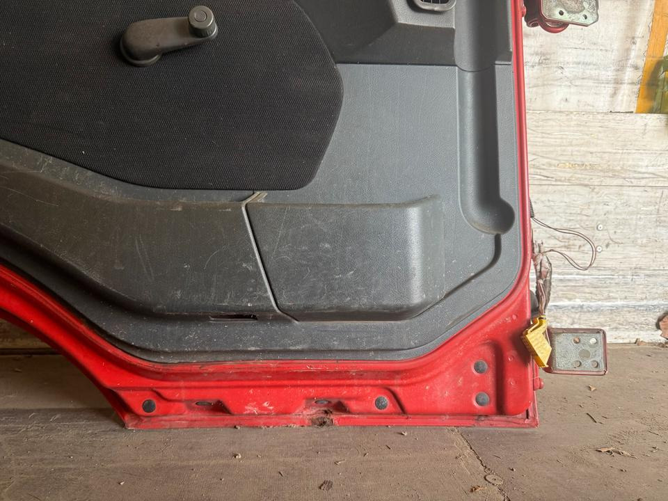 MAN TGM Fahrertür Rot Spiegel Innenverkleidung LN 65 - Portière et pièces pour Camion: photos 4 MAN TGM Fahrertür Rot Spiegel Innenverkleidung LN 65 - Portière et pièces pour Camion: photos 4